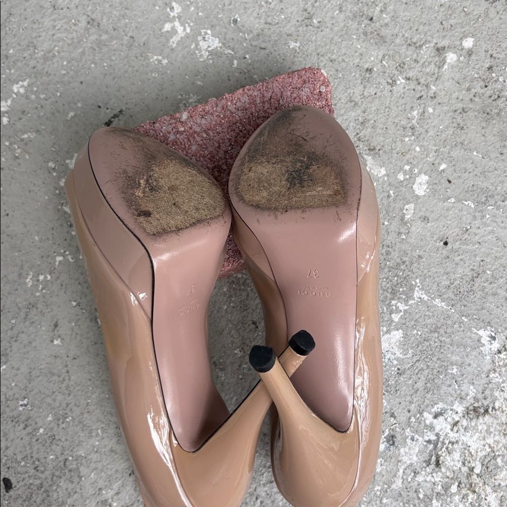 Gucci patent leather nude peep toe heels - Picture 9 of 10